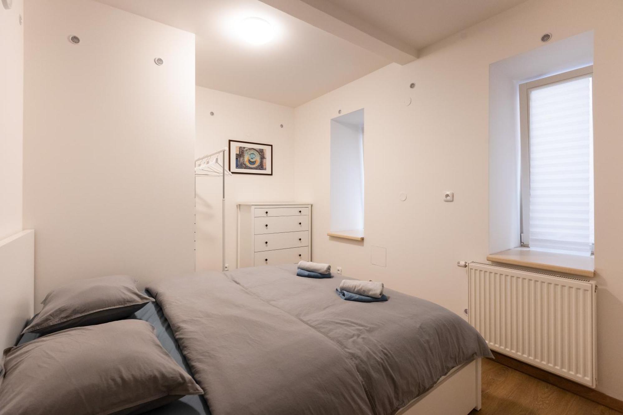 Spacious Apartment In Quiet Courtyard Near Charles Bridge Prag Exterior foto
