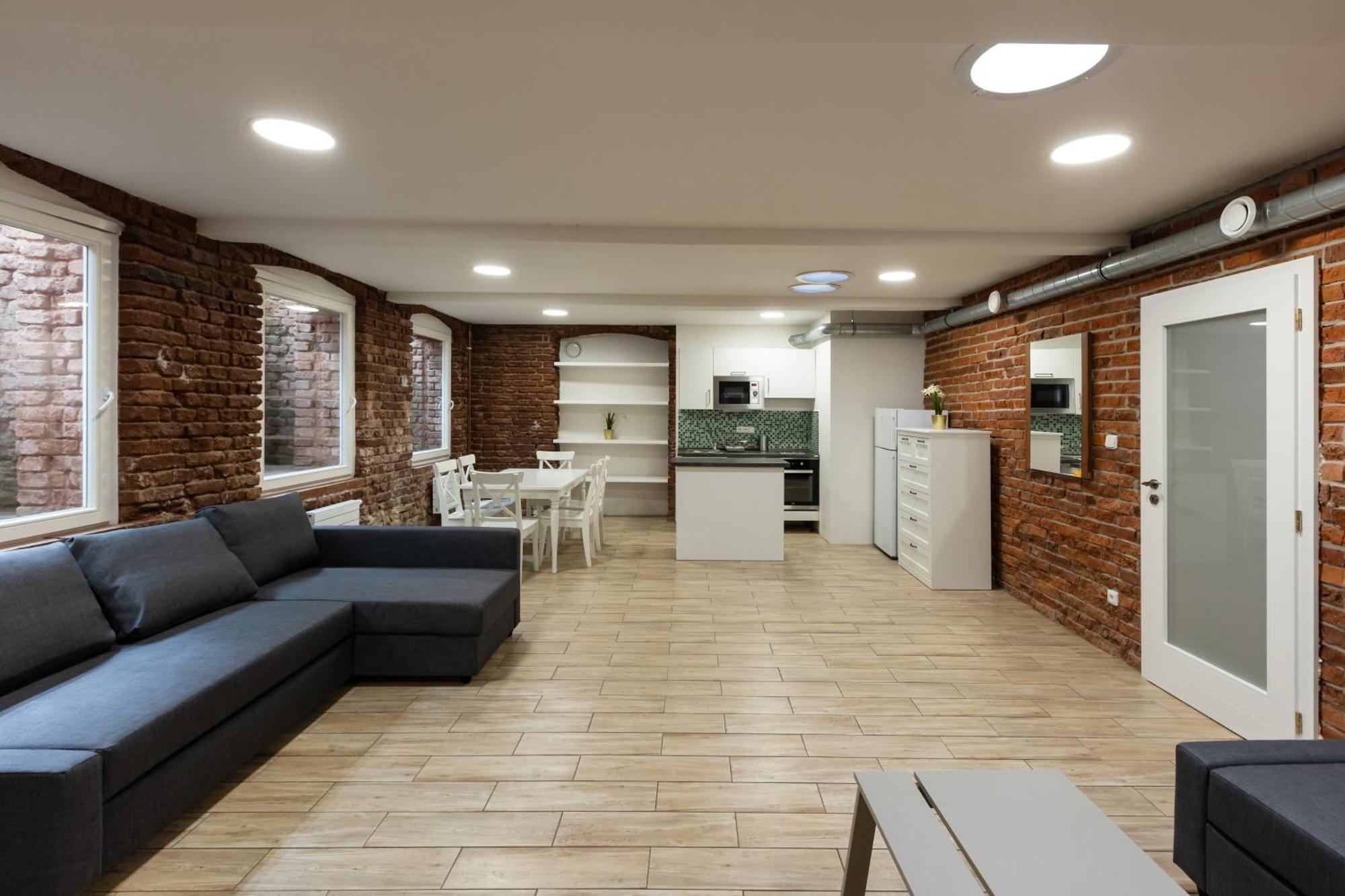 Spacious Apartment In Quiet Courtyard Near Charles Bridge Prag Exterior foto
